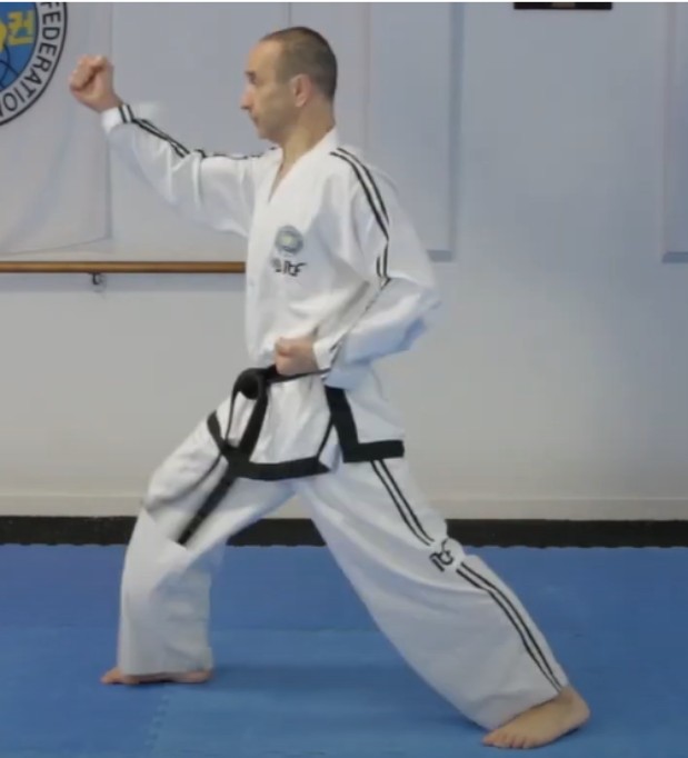 Backfist Strike (Dung Jireugi)