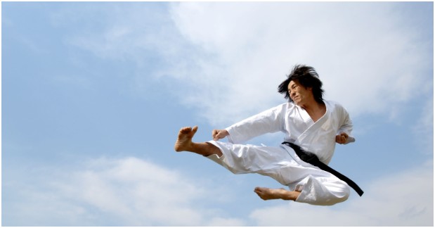 Flying Side Kick (Twi Myo Yeop Chagi)