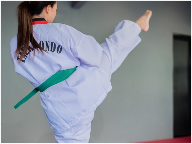 Inner Crescent Kick (An Chagi)