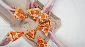 How Oakland Pizza Delivery Brings Fresh Flavor to Your Door